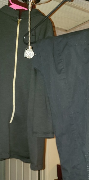 Black set: Size S Jaanuu scrub pants & size M top. - Picture 3 of 3